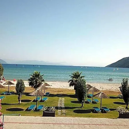 Surf Hotel 2*